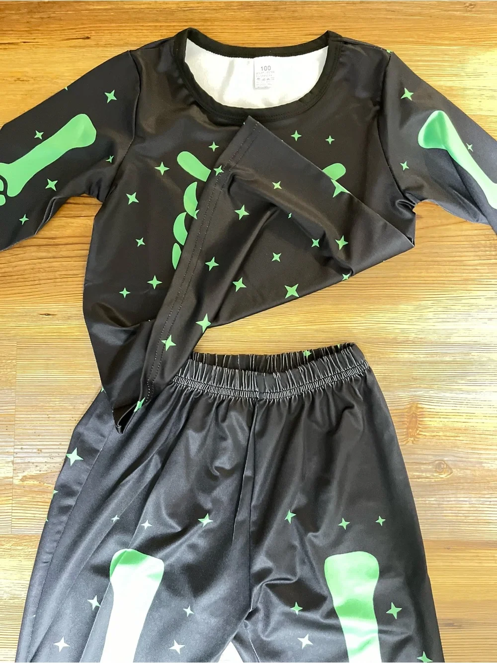 Skeleton Costume Set NIP Kids Glow In Dark on front and back 100% Polyester 3-4T